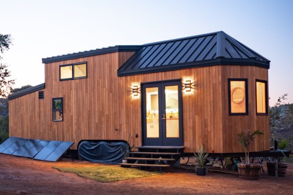 Mobilna kućica u prirodi