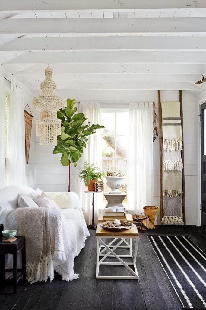 Dnevni boravak u renoviranoj kućici u dvorištu